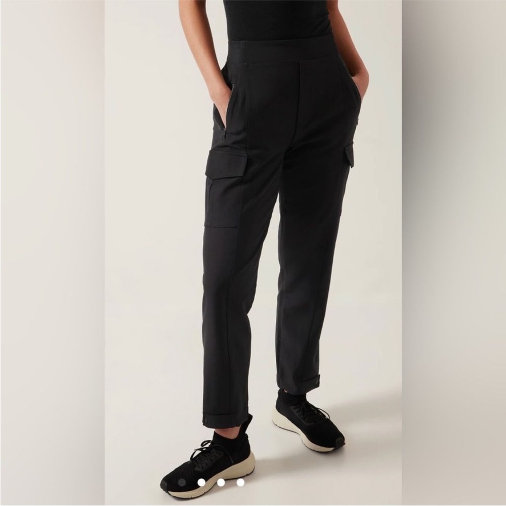 Athleta Endless Cargo Pant, size 4, NWT